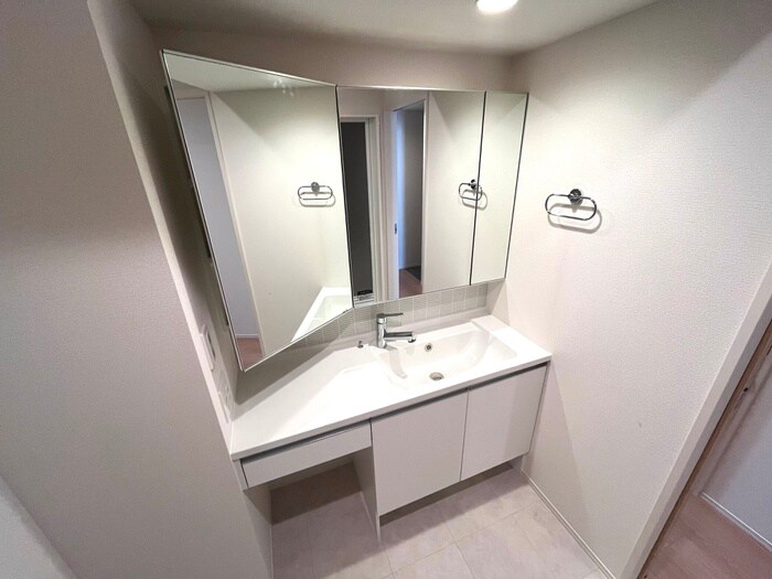 物件内観写真11　(洗面)