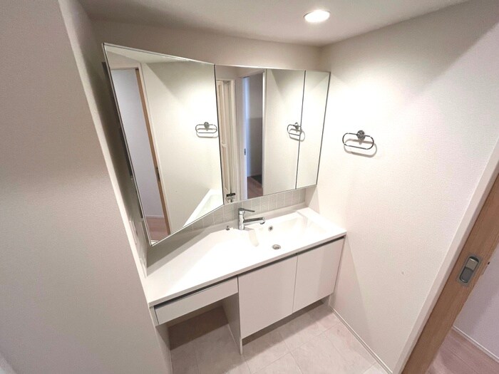 物件内観写真11　(洗面)