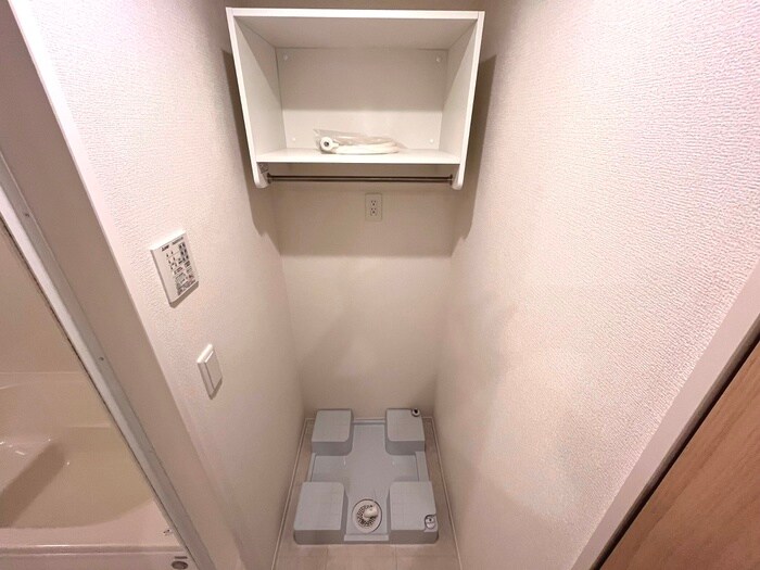 物件内観写真13　(洗濯機置場)