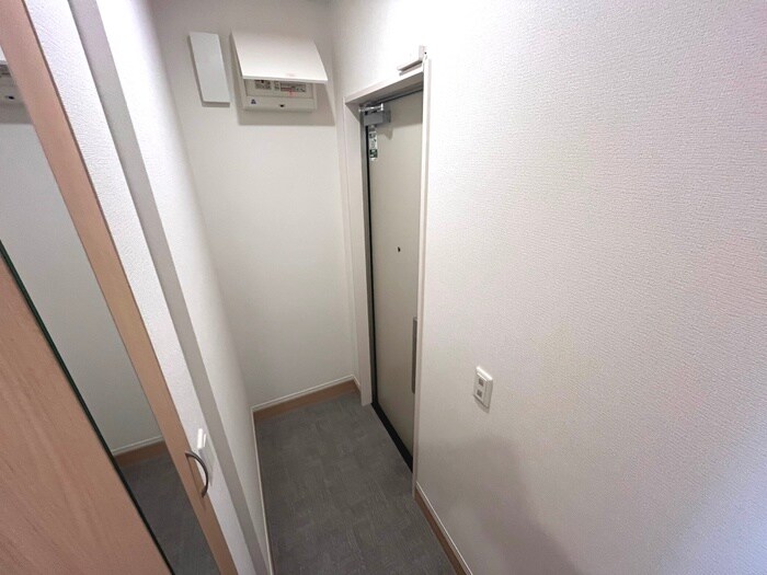 物件内観写真14　(玄関)