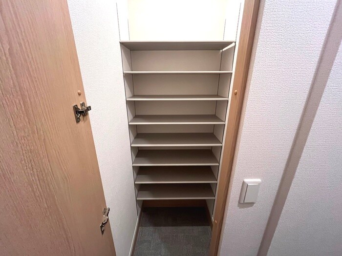 物件内観写真15　(靴箱)