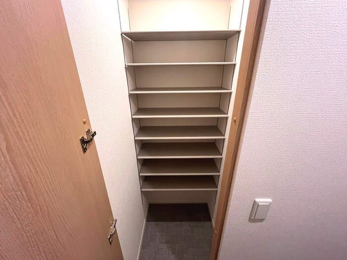 物件内観写真15　(靴箱)