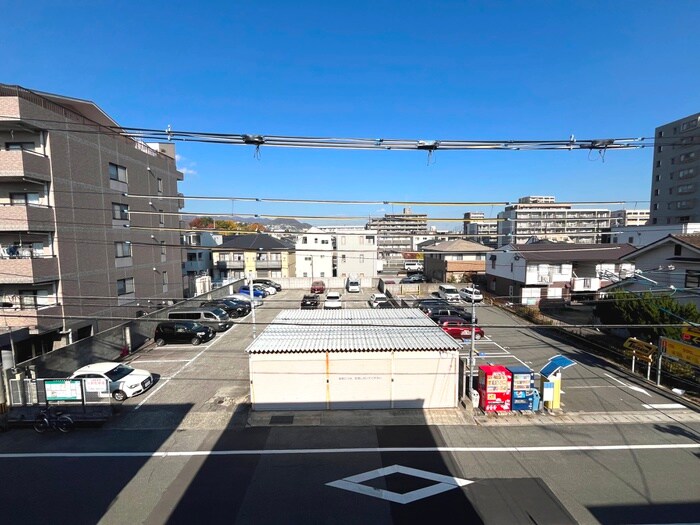 物件内観写真20　(室内からの展望)