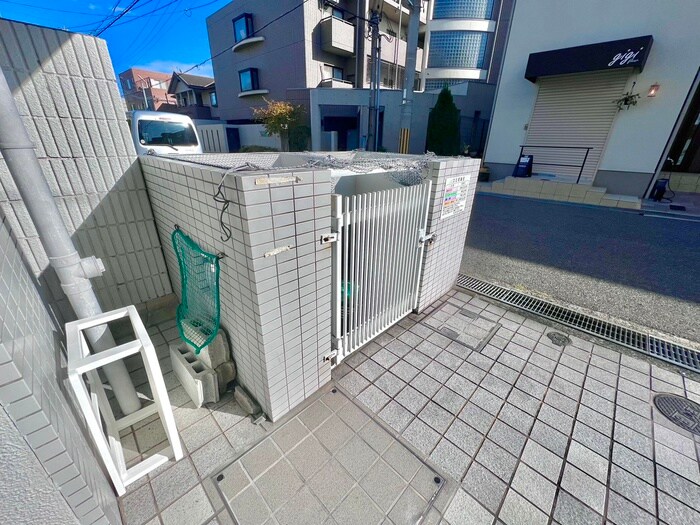 物件外観写真4　(建物設備)
