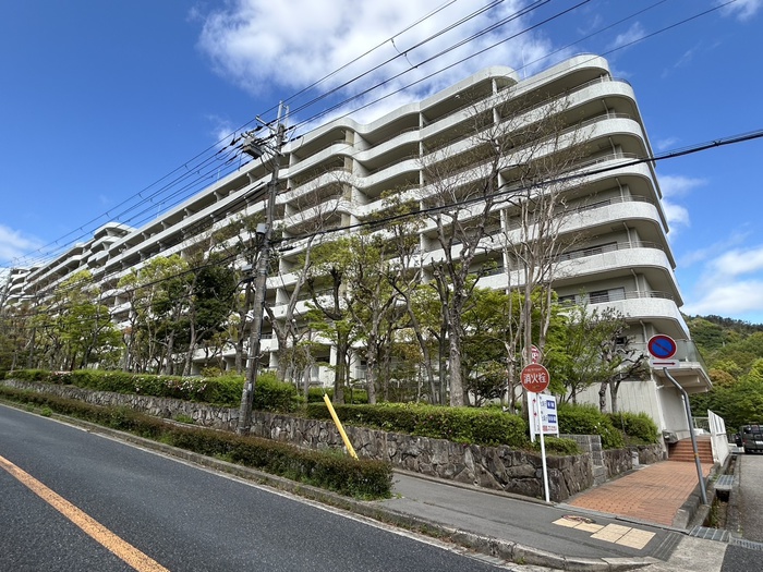 阪急逆瀬台アヴェルデ一番館