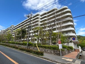 阪急逆瀬台アヴェルデ一番館外観写真