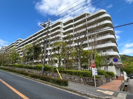 阪急逆瀬台アヴェルデ一番館外観写真