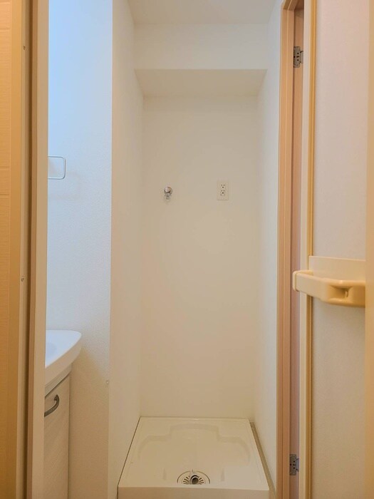 物件内観写真16　(洗濯機置場)