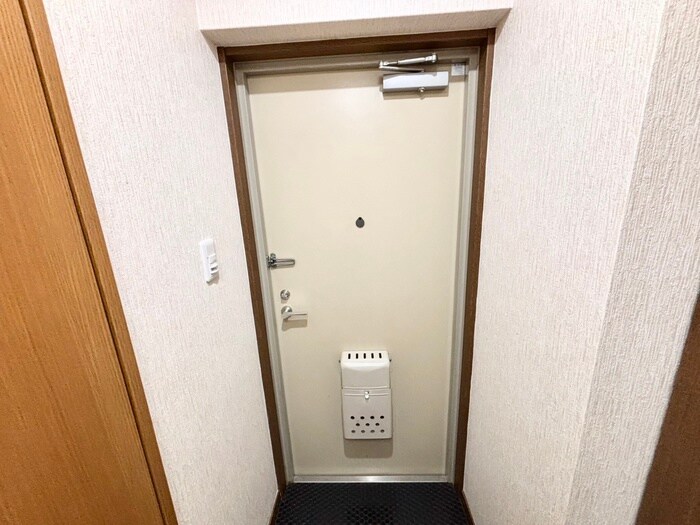 物件内観写真14　(玄関)