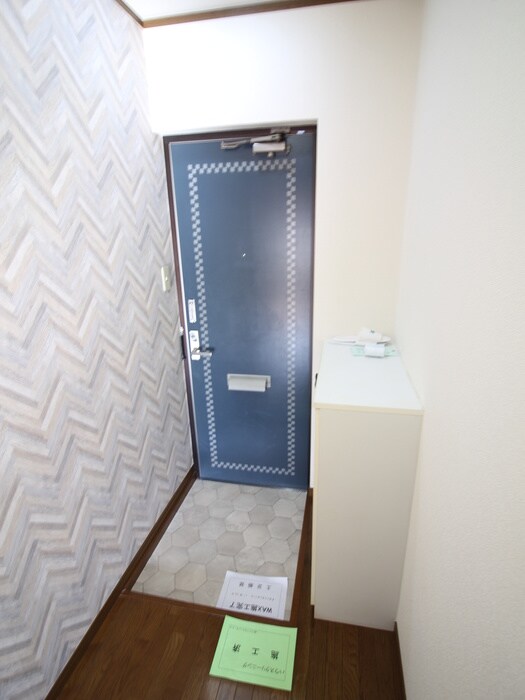 物件内観写真12　(玄関)