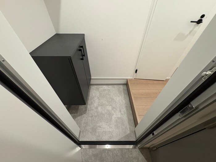 物件内観写真9　(玄関)