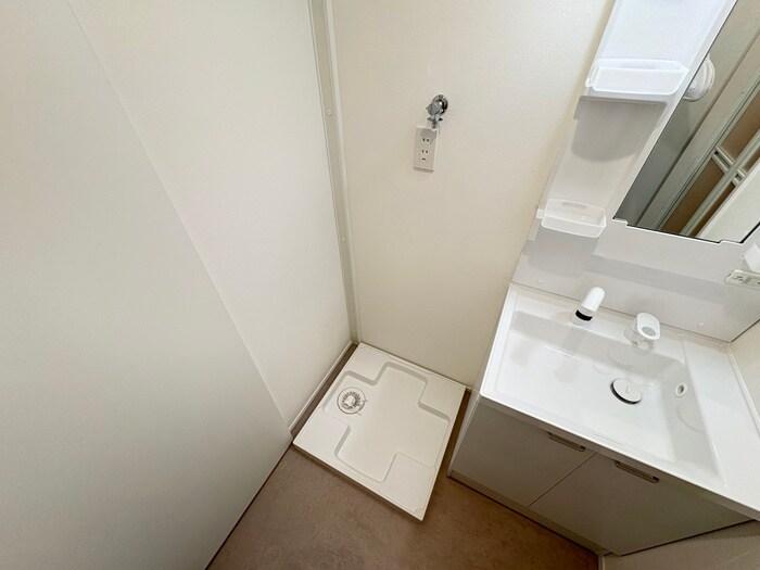 物件内観写真15　(洗濯機置場)