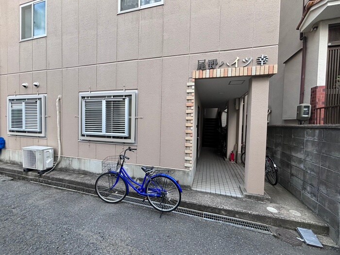 物件外観写真4　(エントランス部分)