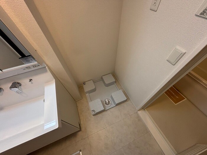 物件内観写真13　(洗濯機置場)