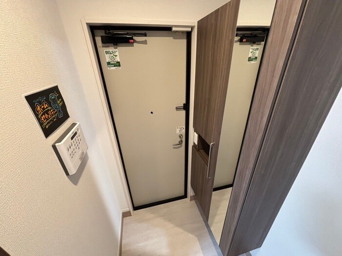 物件内観写真16　(玄関)