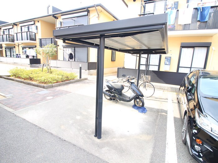 物件外観写真4　(駐輪場)