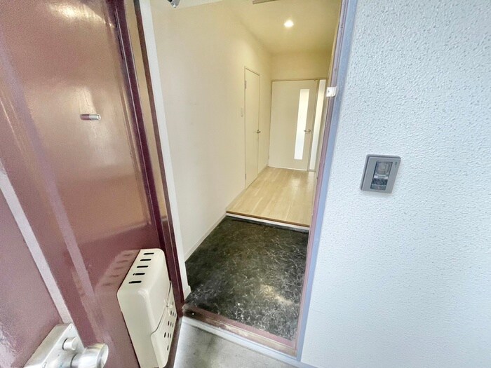 物件内観写真12　(玄関)