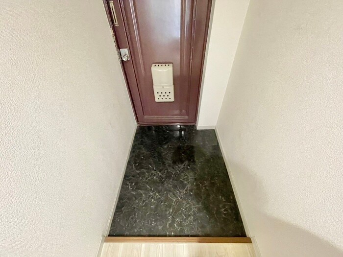 物件内観写真17　(玄関)