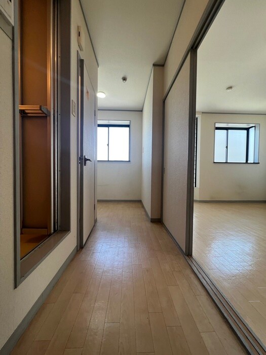 物件内観写真21　(廊下)