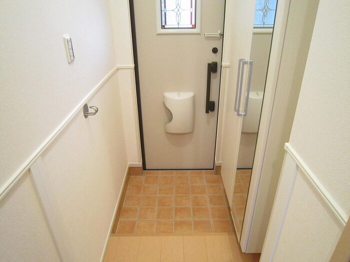 物件内観写真15　(玄関)