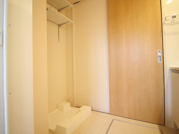 物件内観写真15　(洗濯機置場)