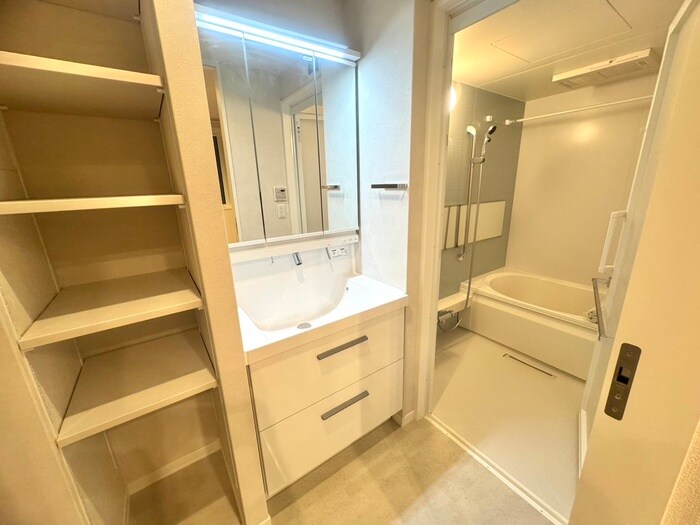 物件内観写真11　(洗面)