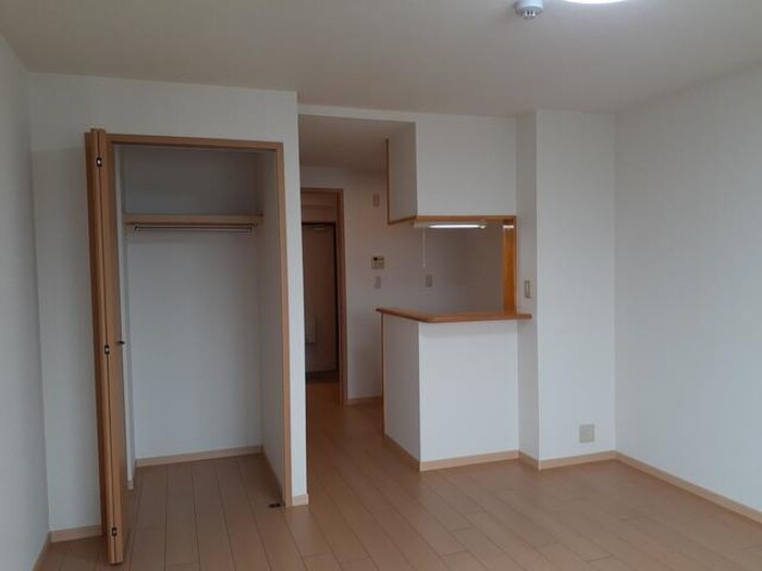 物件内観写真4　(居室)