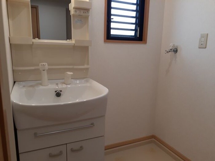 物件内観写真7　(洗面)