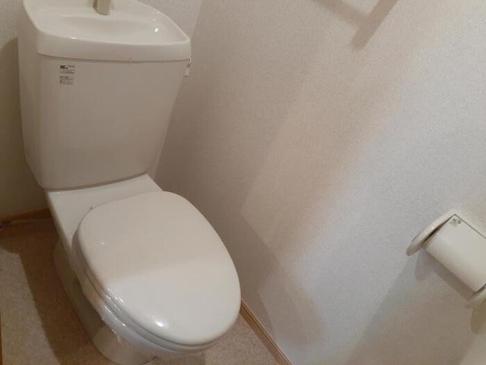 物件内観写真8　(トイレ)