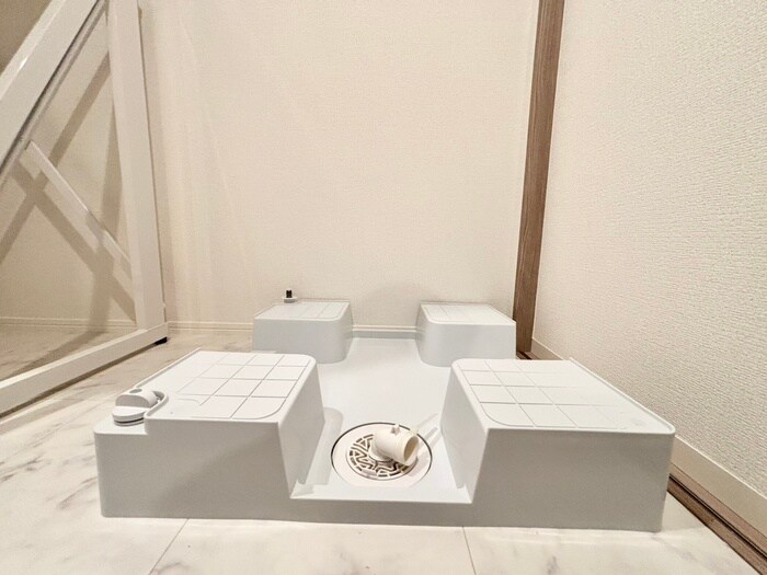 物件内観写真14　(洗濯機置場)