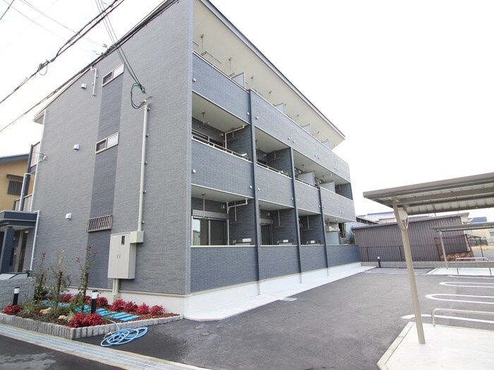 物件外観写真1　(外観写真)