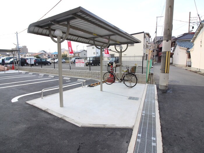 物件外観写真4　(駐輪場)