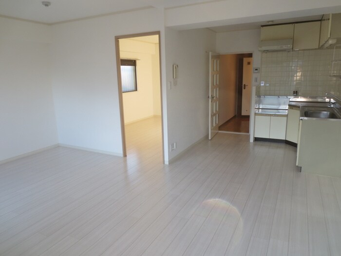 物件内観写真9　(居室)