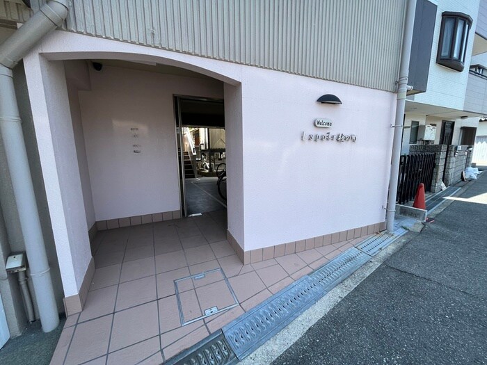 物件外観写真6　(駐車場)