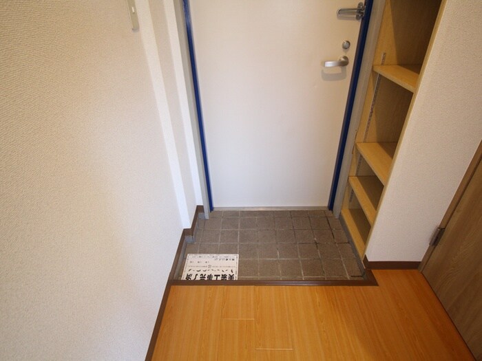 物件内観写真13　(玄関)