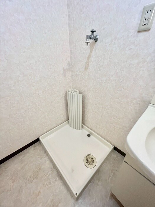 物件内観写真11　(洗濯機置場)