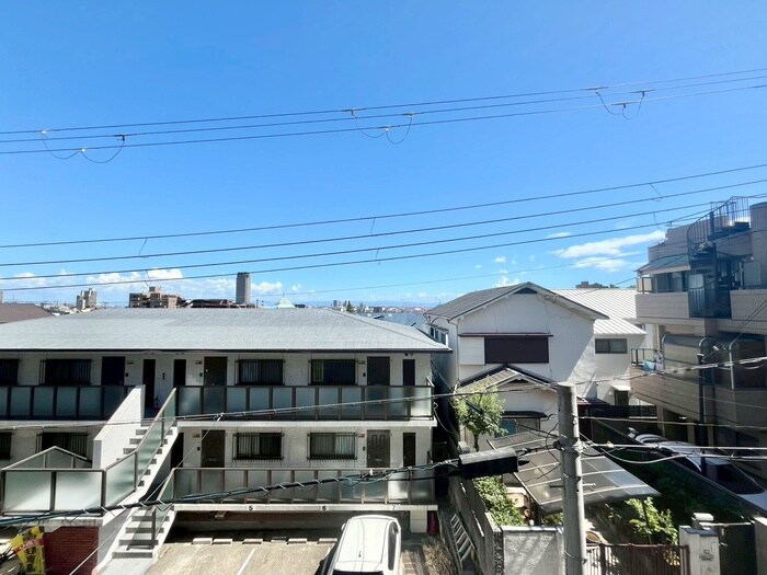 物件内観写真16　(室内からの展望)