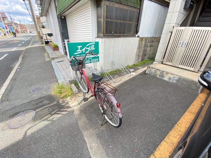 物件外観写真6　(駐輪場)