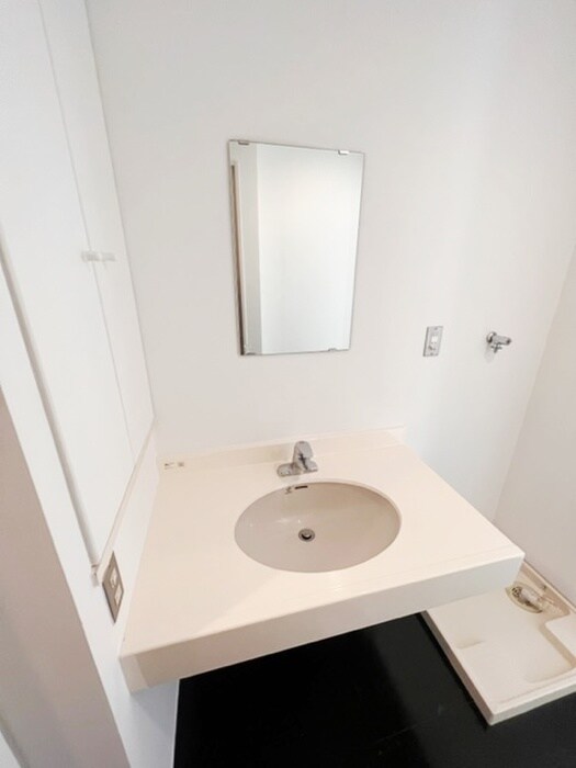 物件内観写真8　(洗面)