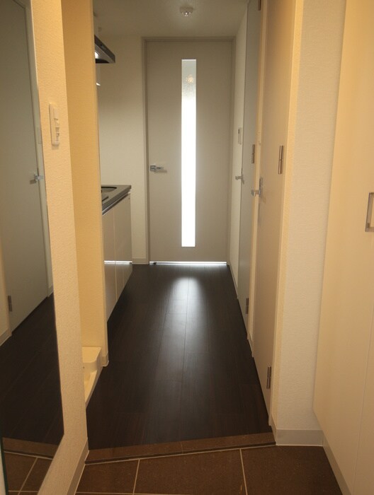 物件内観写真9　(玄関)