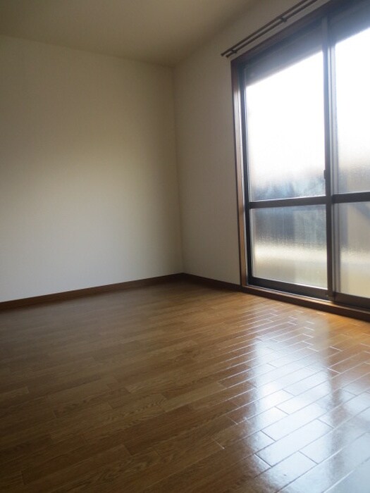 物件内観写真4　(居室)