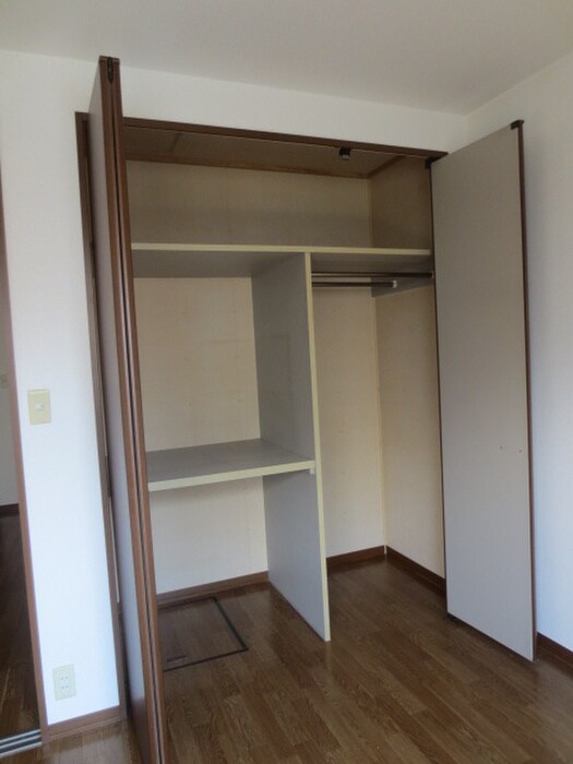 物件内観写真5　(収納)