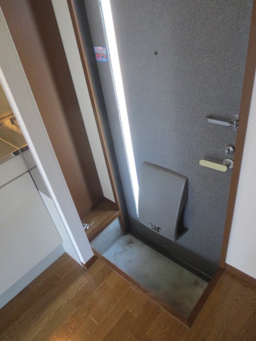 物件内観写真12　(玄関)
