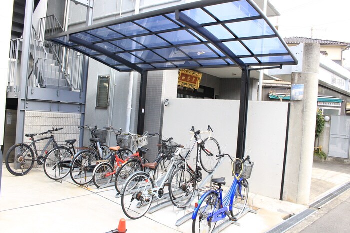 物件外観写真5　(駐輪場)