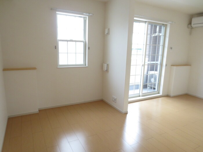 物件内観写真4　(居室)