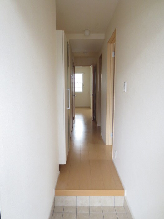 物件内観写真18　(玄関)