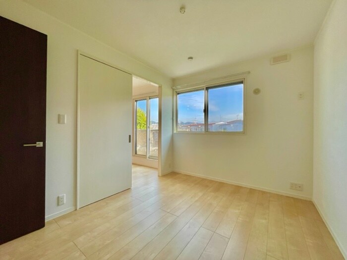 物件内観写真10　(居室)