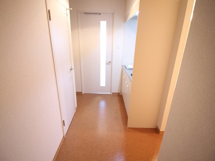 物件内観写真15　(廊下)