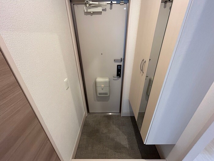 物件内観写真16　(玄関)