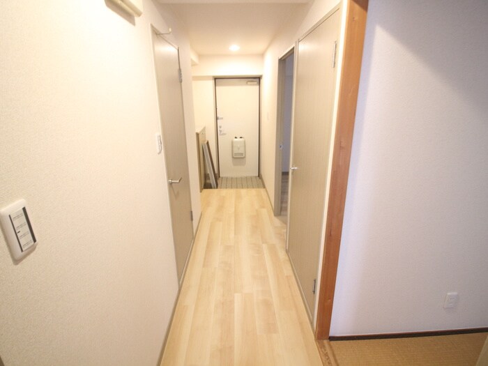 物件内観写真18　(廊下)